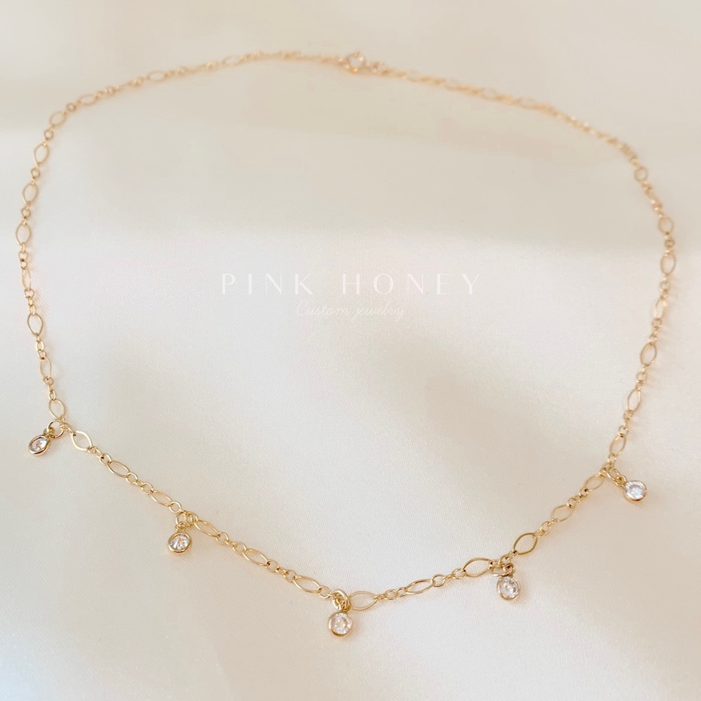 “Fine and dandy” gold necklace